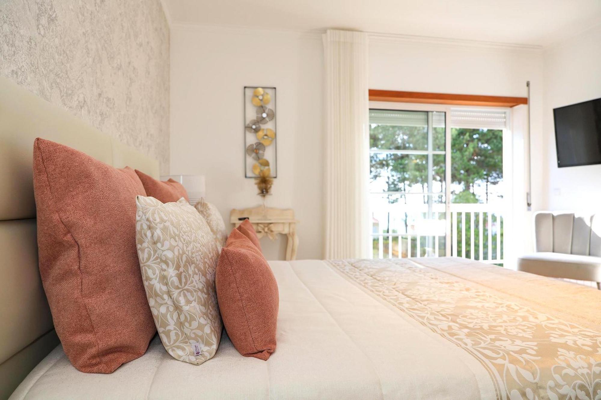 Moradia Chicharro Hotel Nazare Ngoại thất bức ảnh